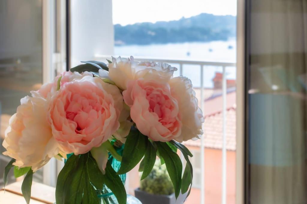 #40 Bright Sea View Suite For 6 2Mins Walk Port & Sea Villefranche-sur-Mer Bagian luar foto