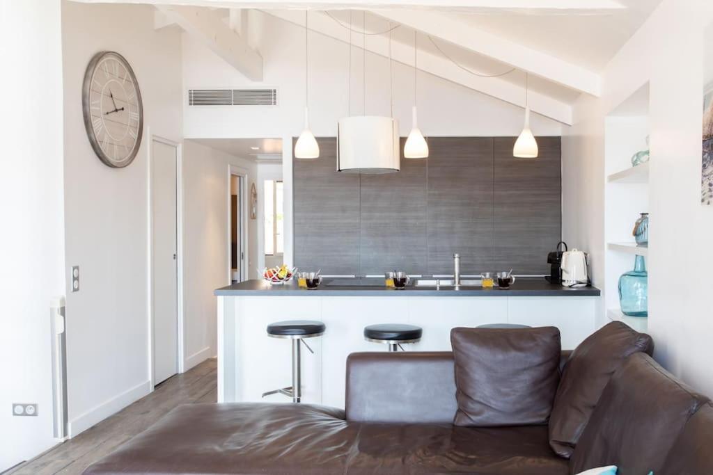 #40 Bright Sea View Suite For 6 2Mins Walk Port & Sea Villefranche-sur-Mer Bagian luar foto