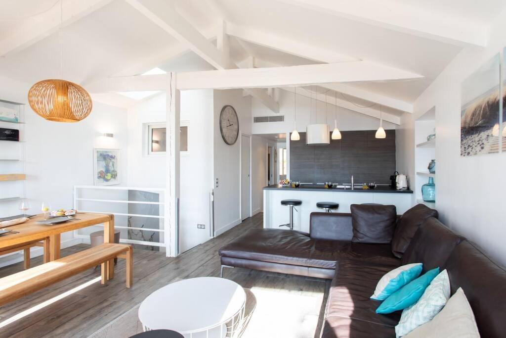 #40 Bright Sea View Suite For 6 2Mins Walk Port & Sea Villefranche-sur-Mer Bagian luar foto