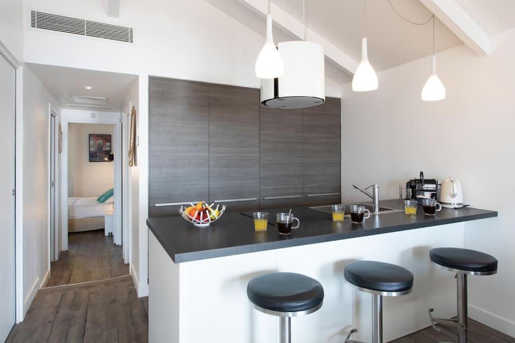 #40 Bright Sea View Suite For 6 2Mins Walk Port & Sea Villefranche-sur-Mer Bagian luar foto