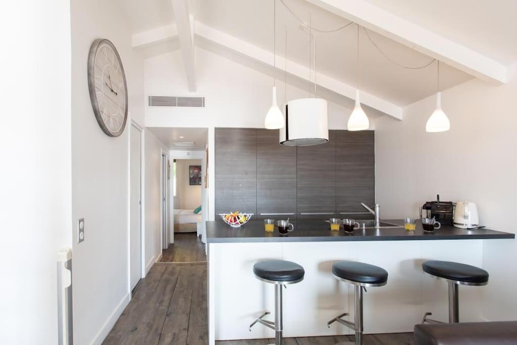 #40 Bright Sea View Suite For 6 2Mins Walk Port & Sea Villefranche-sur-Mer Bagian luar foto